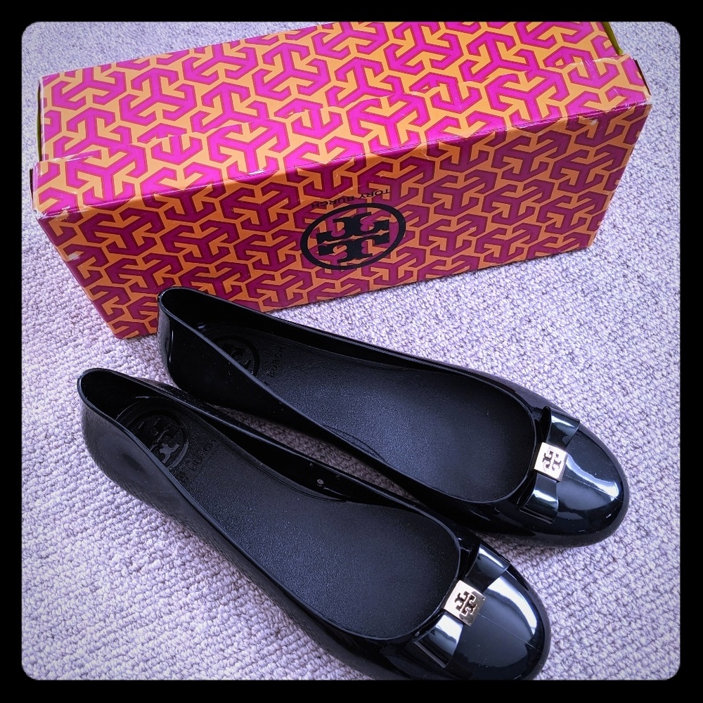 Tory Burch ballet shoes NWT